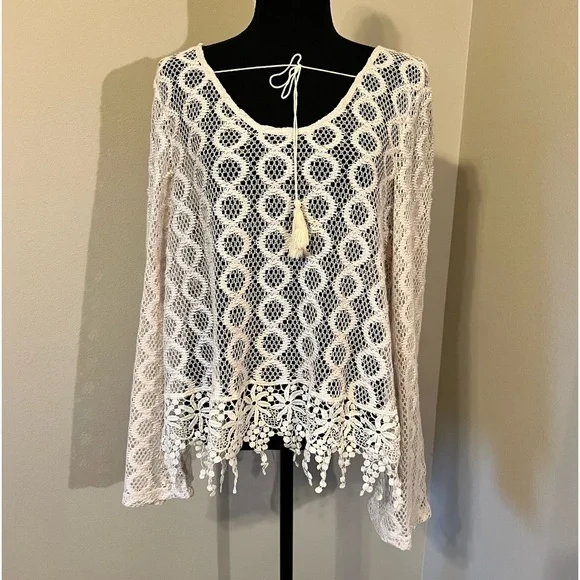 No Boundaries Crochet Lace Top (New with tags) - Picture 1 of 3